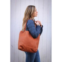 Penelope Tote Bag -Weatherbeeta Store 936200014 French.EQ Penelope Tote.Bag Front.2 Brandy
