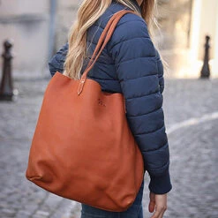 Penelope Tote Bag -Weatherbeeta Store 936200014 French.EQ Penelope Tote.Bag Front.3 Brandy