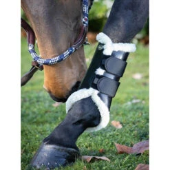 Jump'in Para Closed Synthetic Sheepskin Boots -Weatherbeeta Store Jump inParaClosedSyntheticSheepskinBoots