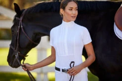 Ariat Womens Luxe Short Sleeve Show Shirt 19 Ariat Womens Luxe Short Sleeve Show Shirt -Weatherbeeta Store S23 WMS ENGL Carmel LaCunha Shot 01 6359 RTL