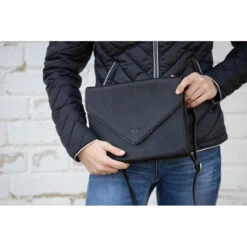 Penelope Laure Clutch -Weatherbeeta Store pochette laure noir 5